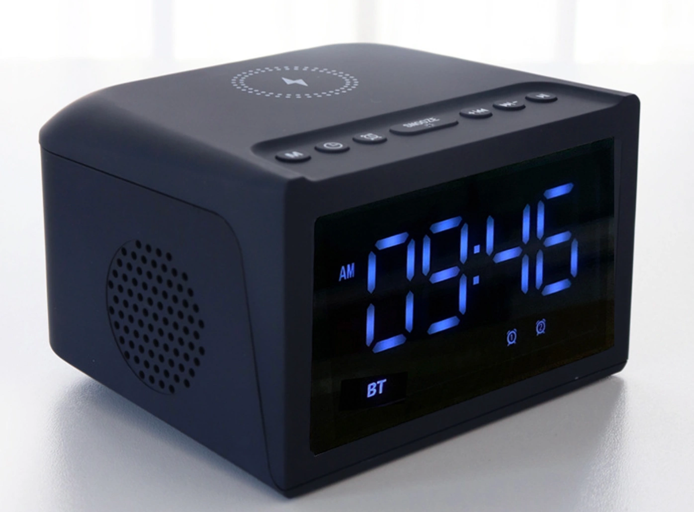 Sveglia Multifunzione 2023: Ricarica Wireless, Audio Bluetooth, Grande Schermo! Un must-have moderno!